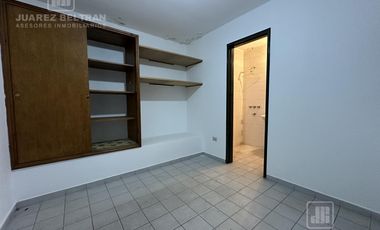 Casa en venta en Barrio Güemes, 2 dormitorios con cochera
