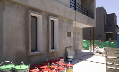 Casa en venta 5 ambientes en Araucarias, Puertos del Lago