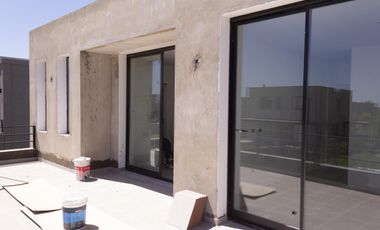 Casa en venta 5 ambientes en Araucarias, Puertos del Lago