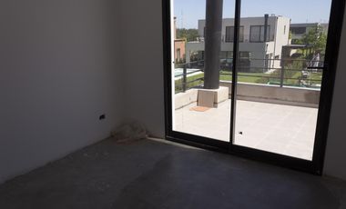 Casa en venta 5 ambientes en Araucarias, Puertos del Lago