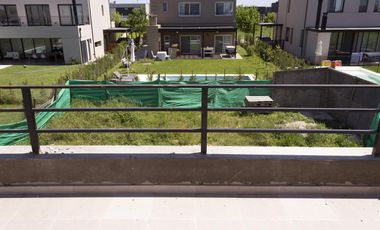 Casa en venta 5 ambientes en Araucarias, Puertos del Lago