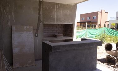 Casa en venta 5 ambientes en Araucarias, Puertos del Lago
