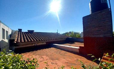 Casa + Local en  Venta en Viila Gobernador Galvez