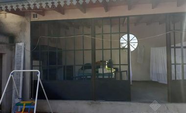 Chalet de Estilo reciclado a nuevo con pileta - EXCELENTE!!!