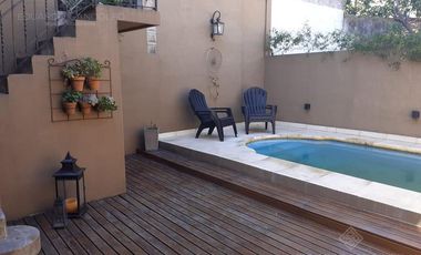 Chalet de Estilo reciclado a nuevo con pileta - EXCELENTE!!!