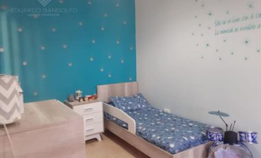 Chalet de Estilo reciclado a nuevo con pileta - EXCELENTE!!!