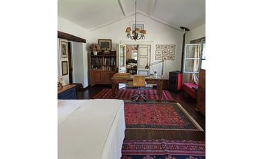 Se vende preciosa Casa Estilo Provenzal AMOBLADA en Sector El Carmen- Pirque