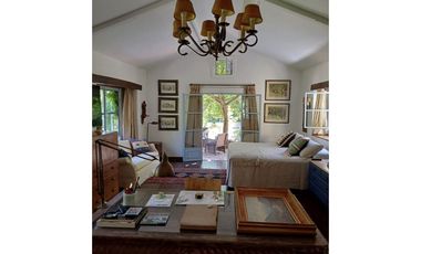 Se vende preciosa Casa Estilo Provenzal AMOBLADA en Sector El Carmen- Pirque