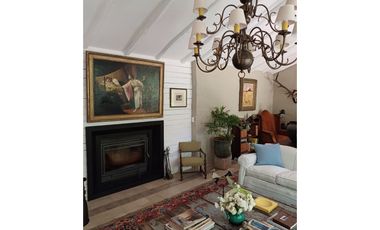 Se vende preciosa Casa Estilo Provenzal AMOBLADA en Sector El Carmen- Pirque