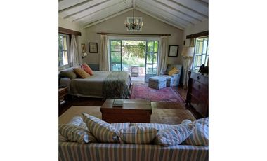 Se vende preciosa Casa Estilo Provenzal AMOBLADA en Sector El Carmen- Pirque