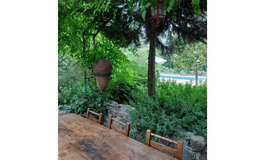 Se vende preciosa Casa Estilo Provenzal AMOBLADA en Sector El Carmen- Pirque