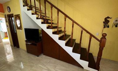 Venta Triplex en Zona Residencial de Monte Grande