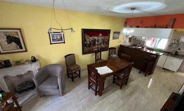 Venta Triplex en Zona Residencial de Monte Grande