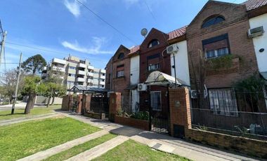 Venta Triplex en Zona Residencial de Monte Grande