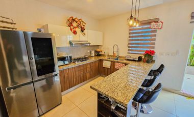 Casa · 3 Recámaras · Jardines del Sur 6 · Alberca · Seguridad · Remodelada