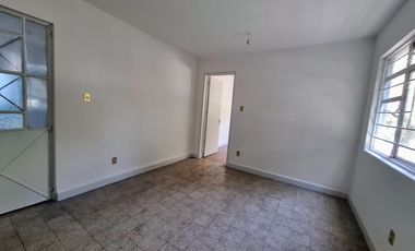 EDIFICIO EN VENTA, NUEVA SANTA MARÍA, EN ESQUINA FRENTE A PARQUE