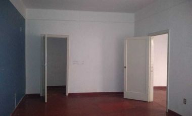 EDIFICIO EN VENTA, NUEVA SANTA MARÍA, EN ESQUINA FRENTE A PARQUE