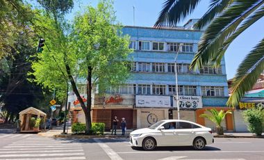 EDIFICIO EN VENTA, NUEVA SANTA MARÍA, EN ESQUINA FRENTE A PARQUE