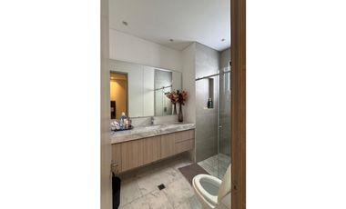 VENTA DE EXCLUSIVO APARTAMENTO EN BUEN SECTOR DE LACIUDAD