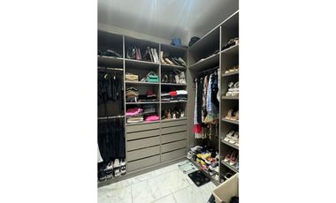 VENTA DE EXCLUSIVO APARTAMENTO EN BUEN SECTOR DE LACIUDAD