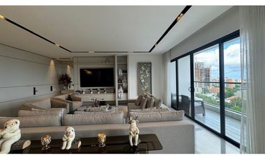 VENTA DE EXCLUSIVO APARTAMENTO EN BUEN SECTOR DE LACIUDAD