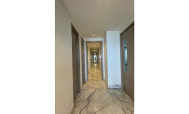 VENTA DE EXCLUSIVO APARTAMENTO EN BUEN SECTOR DE LACIUDAD