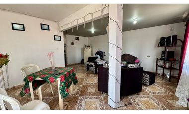 Casa trifamiliar en venta - Barrio Los Robles Palmira Valle Colombia