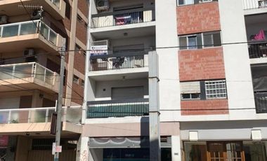Departamento en venta - 2 Dormitorios 2 Baños - 78Mts2 - Lomas de Zamora