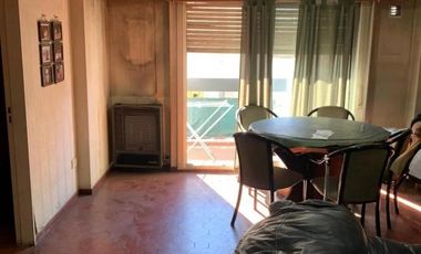 Departamento en venta - 2 Dormitorios 2 Baños - 78Mts2 - Lomas de Zamora