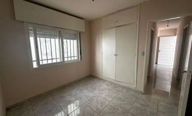 Complejo Cerrado - 3 Dorm (1 en suite) - Reciclado - Patio