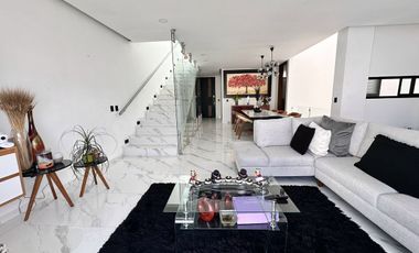 CASA EN CONDOMINIO EN VENTA EN VALLE IMPERIAL, ZAPOPAN.