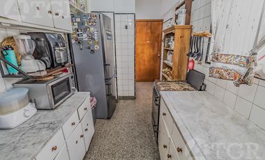 Semipiso en venta en Recoleta, 3 Dormitorios con Dependencia y Balcon corrido al frente