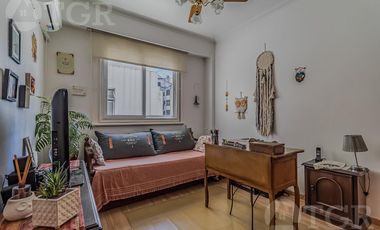 Semipiso en venta en Recoleta, 3 Dormitorios con Dependencia y Balcon corrido al frente