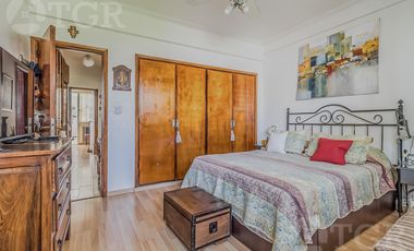 Semipiso en venta en Recoleta, 3 Dormitorios con Dependencia y Balcon corrido al frente