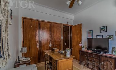 Semipiso en venta en Recoleta, 3 Dormitorios con Dependencia y Balcon corrido al frente