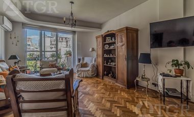 Semipiso en venta en Recoleta, 3 Dormitorios con Dependencia y Balcon corrido al frente