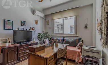 Semipiso en venta en Recoleta, 3 Dormitorios con Dependencia y Balcon corrido al frente