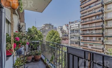 Semipiso en venta en Recoleta, 3 Dormitorios con Dependencia y Balcon corrido al frente