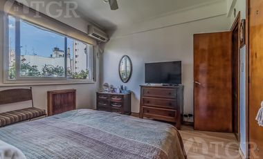 Semipiso en venta en Recoleta, 3 Dormitorios con Dependencia y Balcon corrido al frente