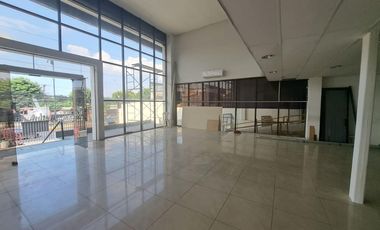 Local Comercial en alquiler en  Carlos julio Arosemena  AndB