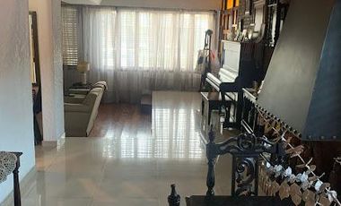 Casa en venta - 4 Dormitorios 2 Baños - Cocheras - 200Mts2 - Burzaco