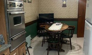 Casa en venta - 4 Dormitorios 2 Baños - Cocheras - 200Mts2 - Burzaco
