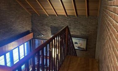 Casa en venta - 4 Dormitorios 2 Baños - Cocheras - 200Mts2 - Burzaco