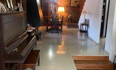 Casa en venta - 4 Dormitorios 2 Baños - Cocheras - 200Mts2 - Burzaco