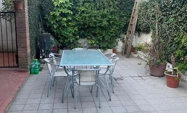 Casa en venta - 4 Dormitorios 2 Baños - Cocheras - 200Mts2 - Burzaco