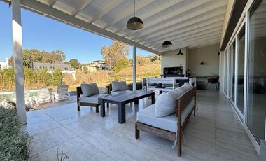 Casa en Venta- Golf 2 Lote 612 de Costa Esmeralda - Cul de sac - Una planta