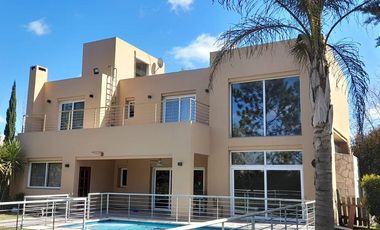 Casa a la venta en La Cesarina