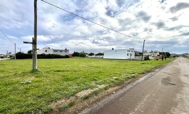 2 LOTES JUNTOS A 100 METROS DEL MAR