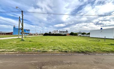 2 LOTES JUNTOS A 100 METROS DEL MAR