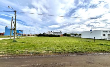 2 LOTES JUNTOS A 100 METROS DEL MAR